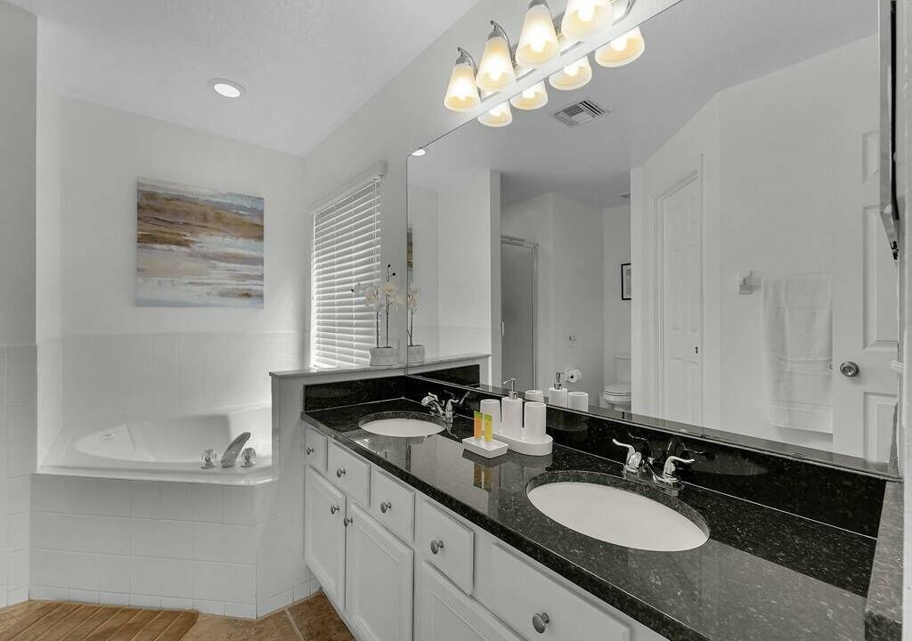 Photo of Bathroom in Lake Berkley