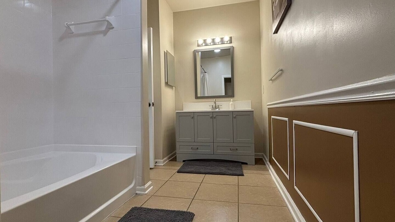 Photo of Bathroom in OakLeaf Plantation