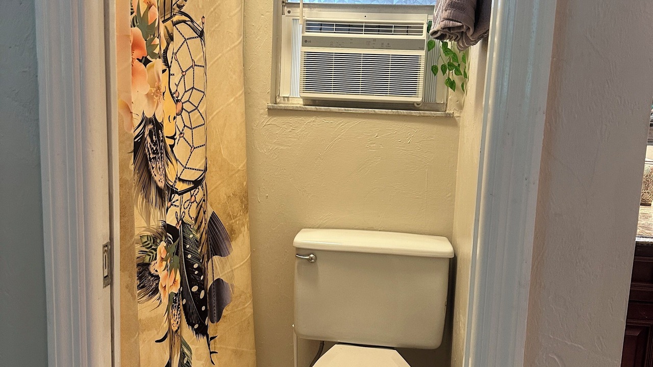 Photo of Bathroom in Golden Gate
