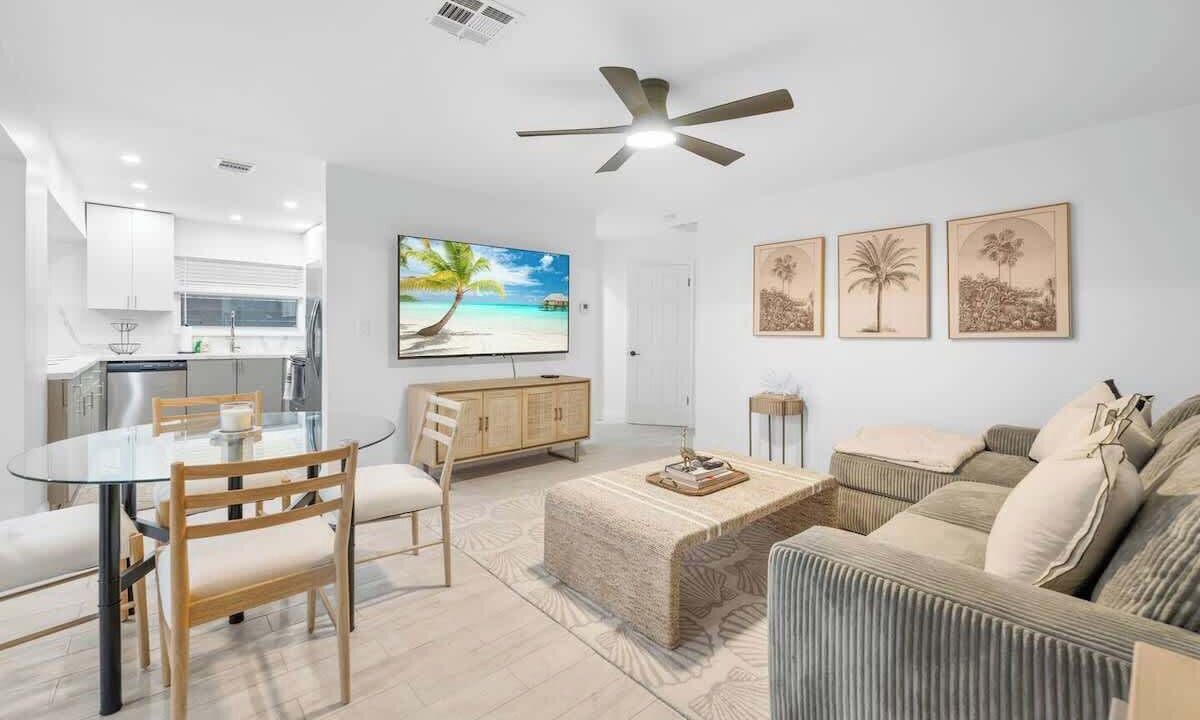 Photo of Livingroom in Melaleuca Gardens