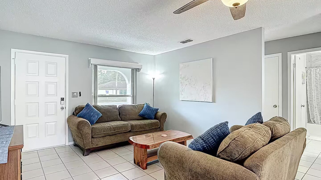 Photo of Livingroom in Spring Hill