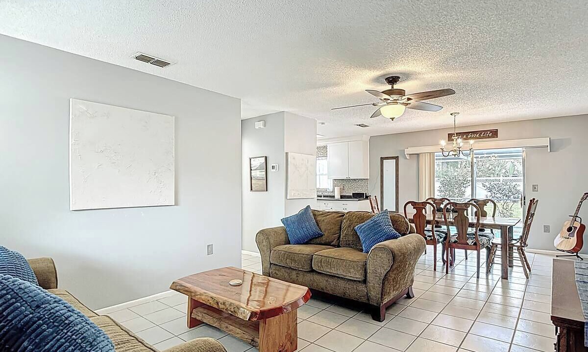 Photo of Livingroom in Spring Hill