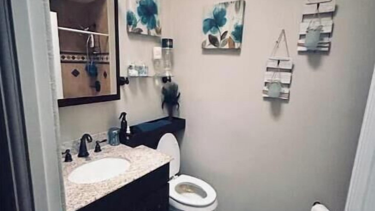 Photo of Bathroom in Fort King District