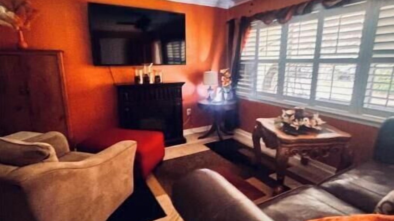 Photo of Livingroom in Fort King District