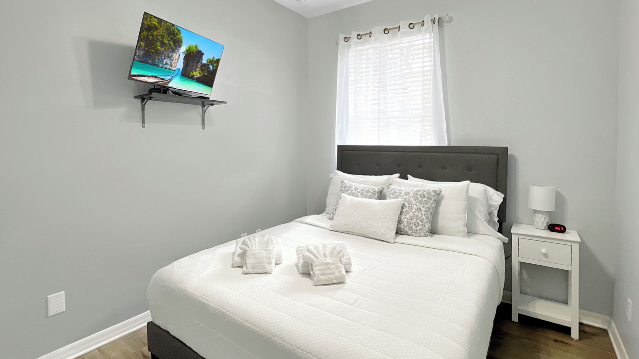 Photo of Bedroom in Crestwynd Bay
