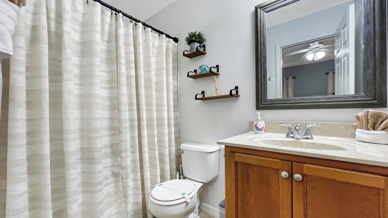 Photo of Bathroom in Crestwynd Bay