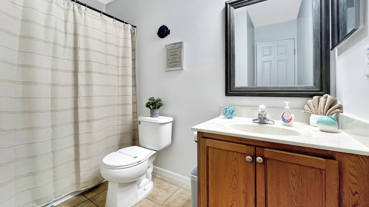 Photo of Bathroom in Crestwynd Bay