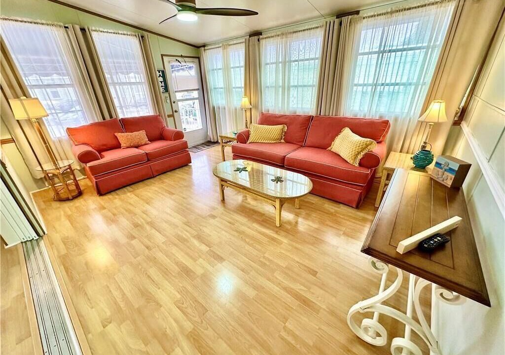 Photo of Livingroom in Nettles Island