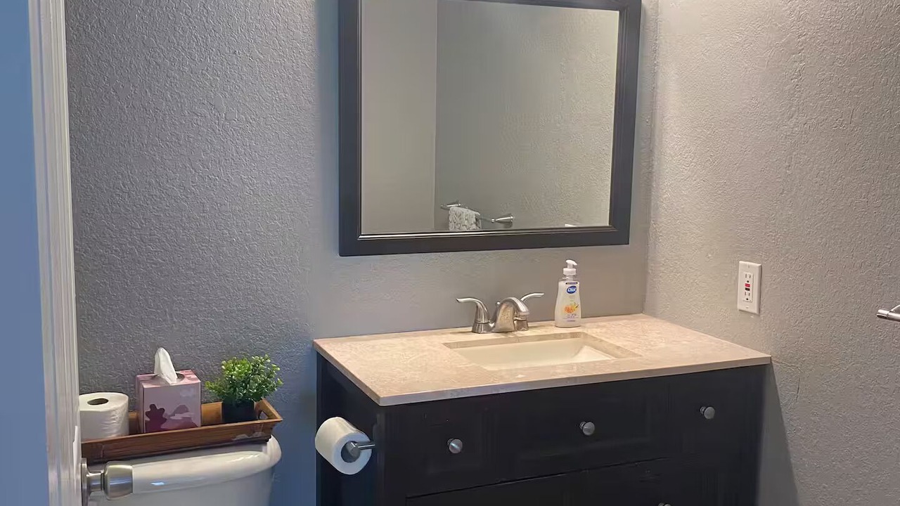 Photo of Bathroom in Laurel Park