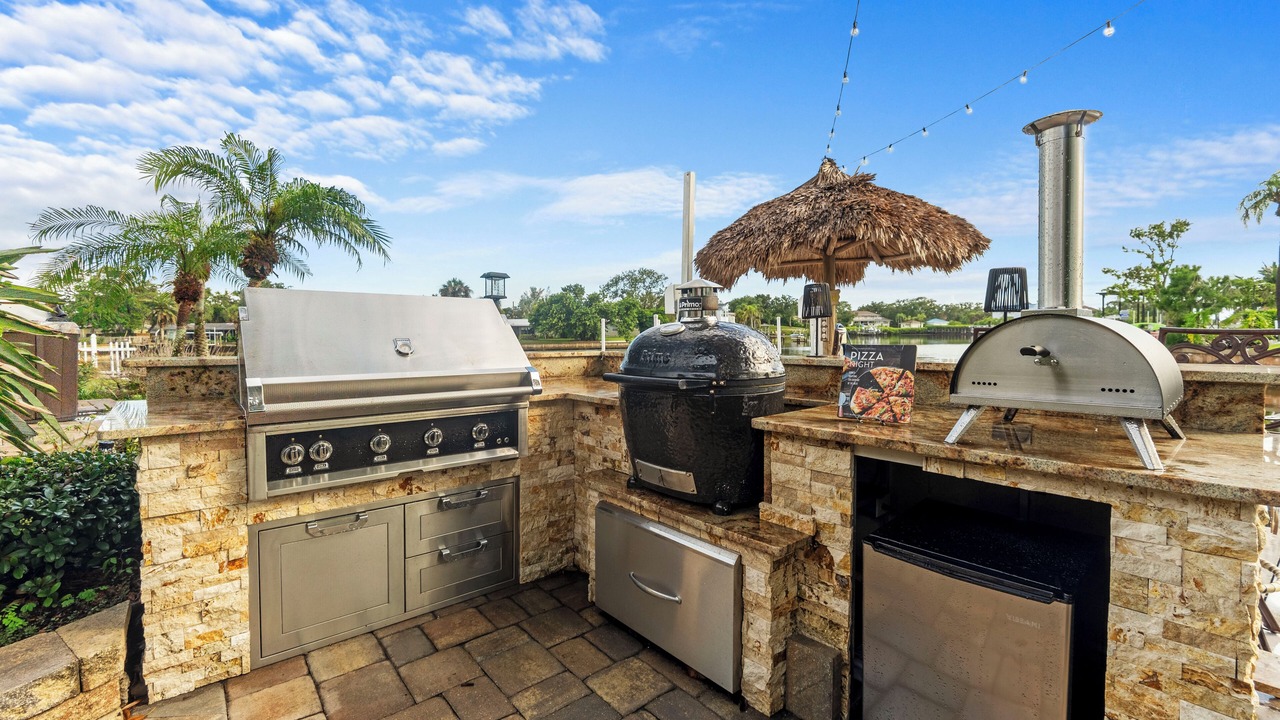 Photo of Outdoor in Harbor Hills