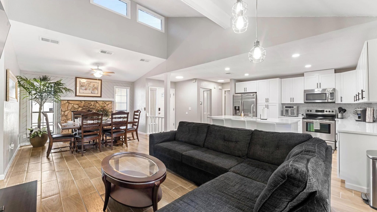 Photo of Livingroom in Sandalwood
