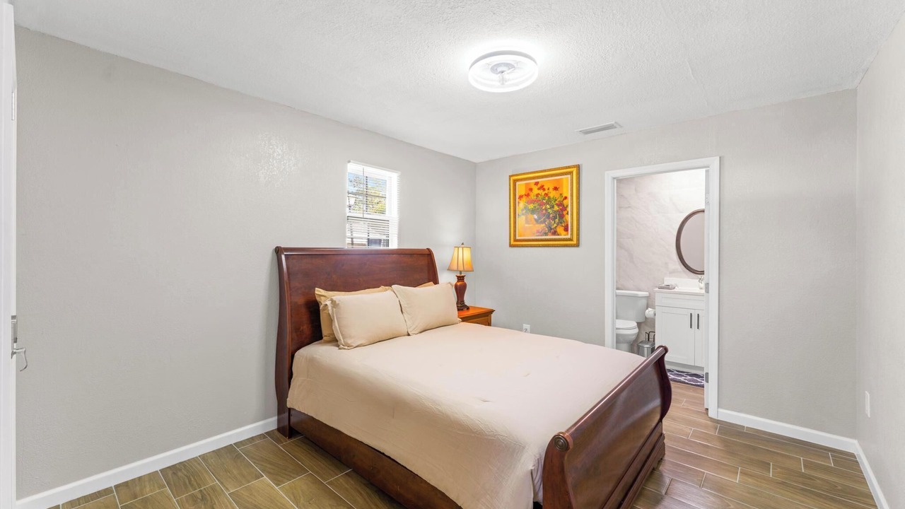Photo of Bedroom in Sandalwood