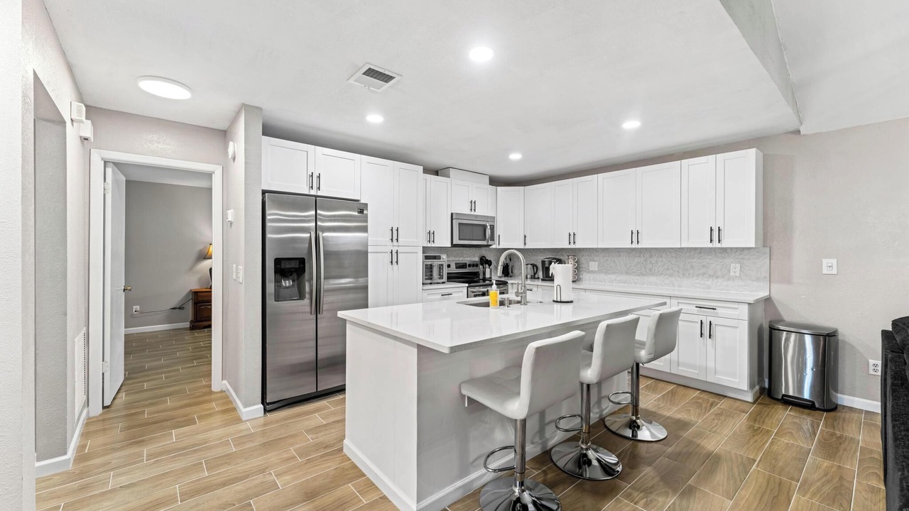 Photo of Kitchen in Sandalwood