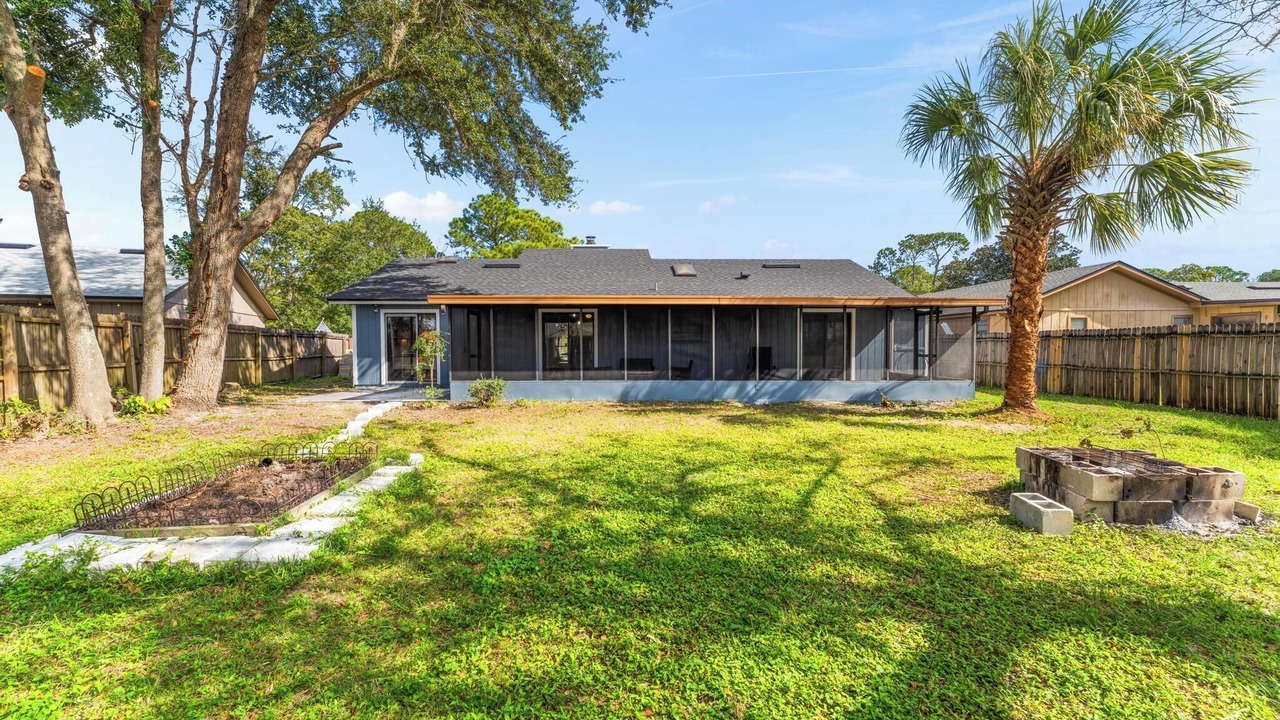 Photo of Outdoor in Sandalwood