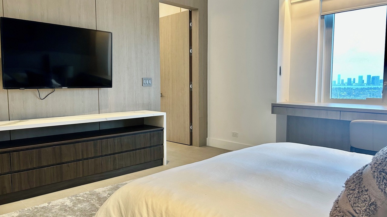 Photo of Bedroom in Hollywood South Central Beach