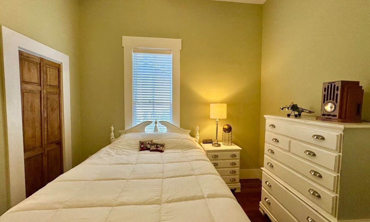 Photo of Bedroom in Dunnellon