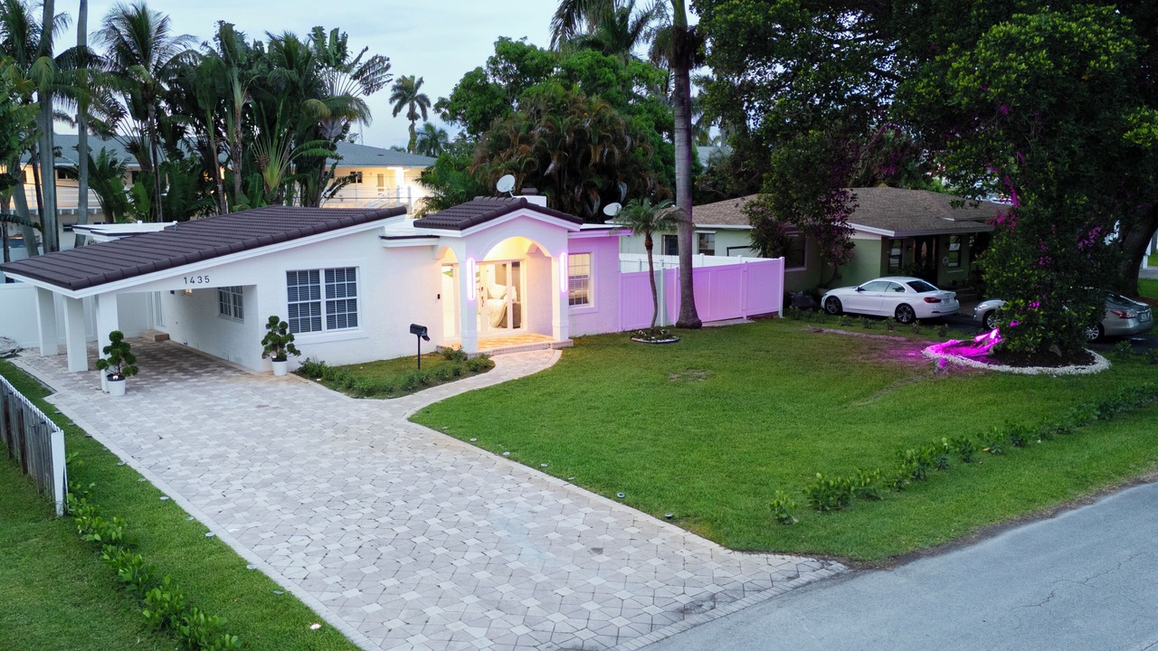 Photo of Outdoor in Royal Poinciana
