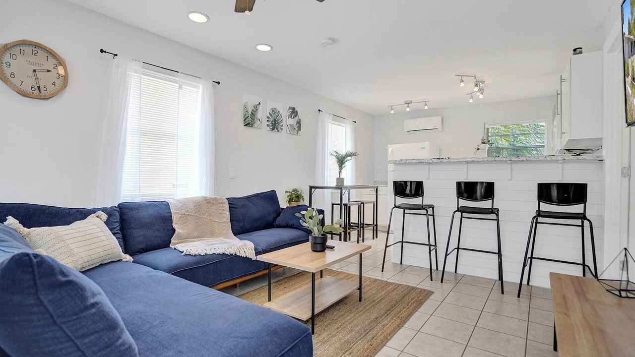 Photo of Livingroom in Middle River Terrace