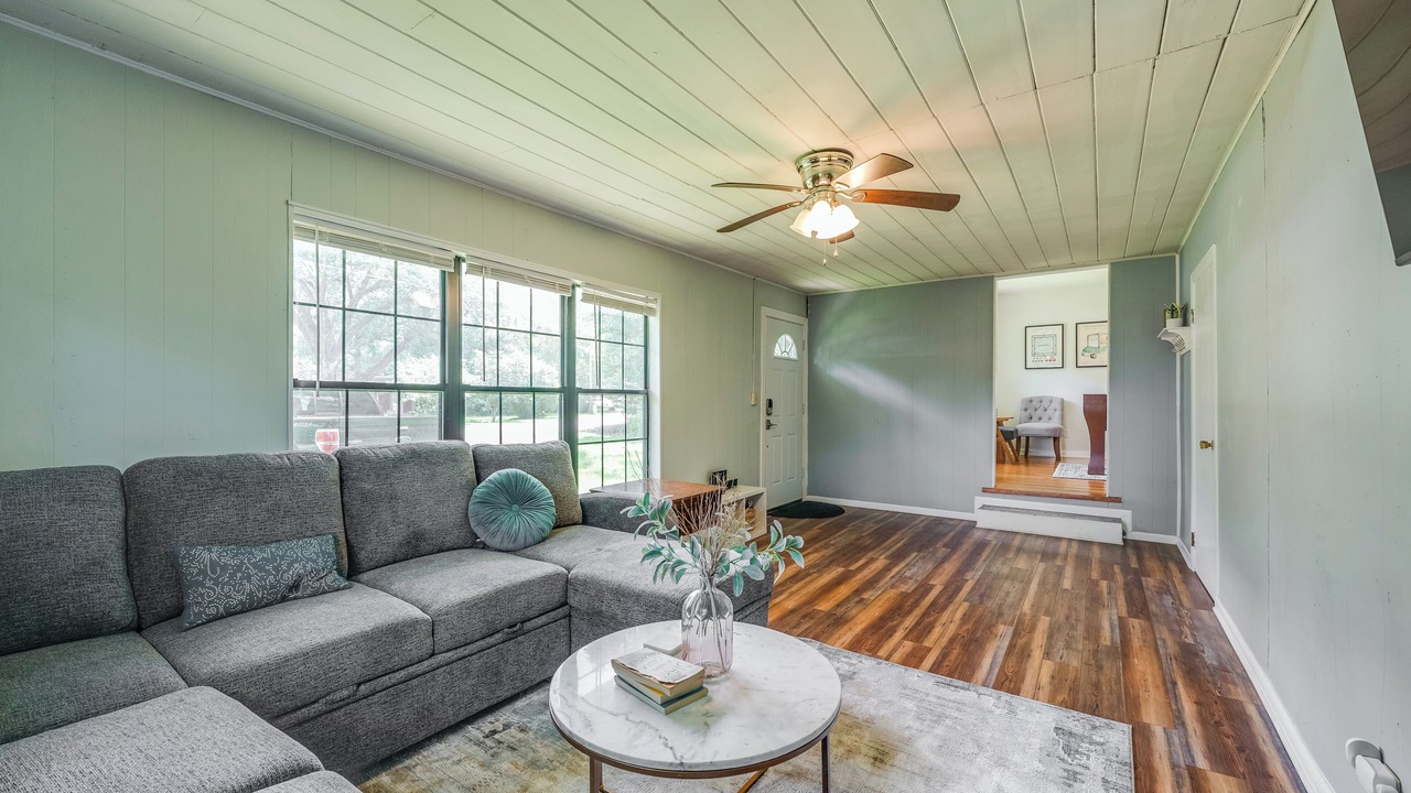 Photo of Livingroom in Tallahassee