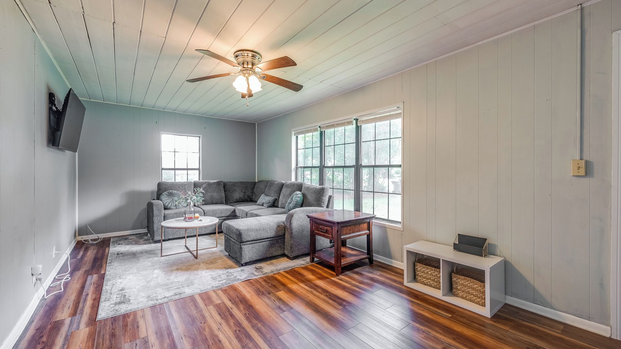 Photo of Livingroom in Tallahassee