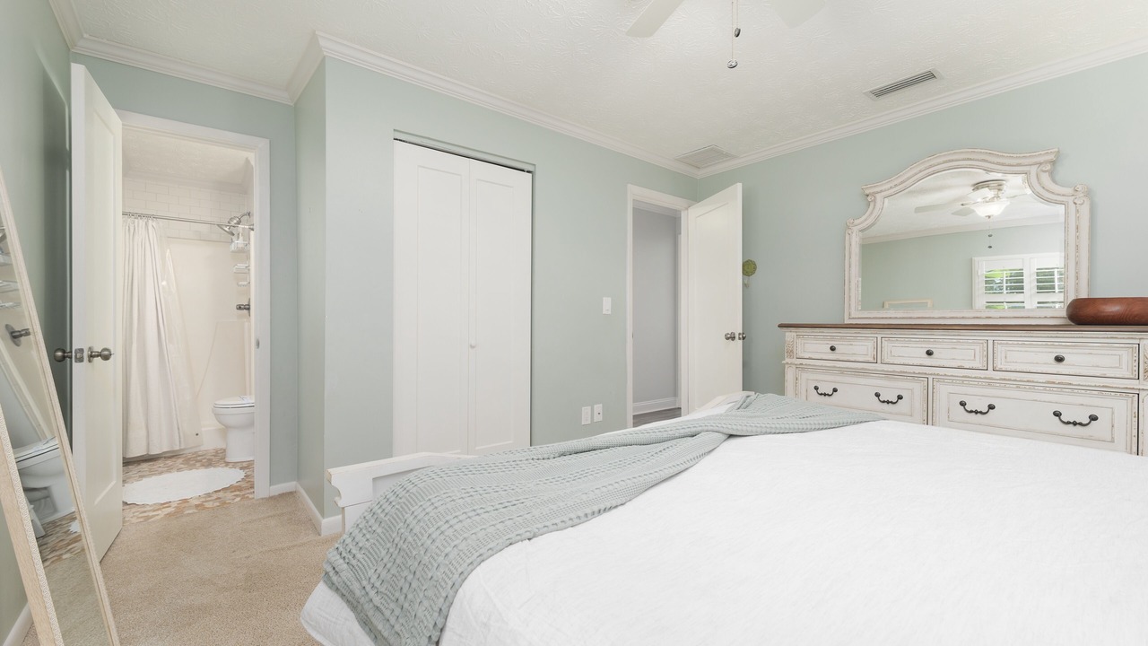 Photo of Bedroom in Neptune Beach