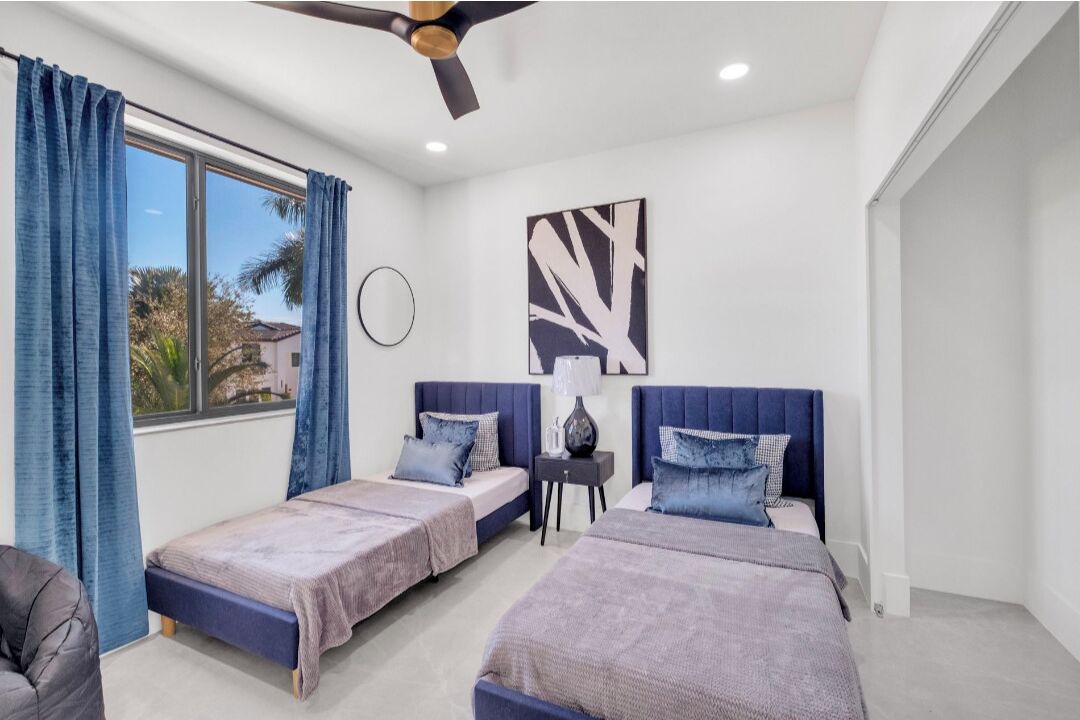 Photo of Bedroom in Ludlam