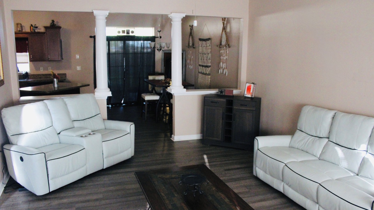 Photo of Livingroom in Pine Castle