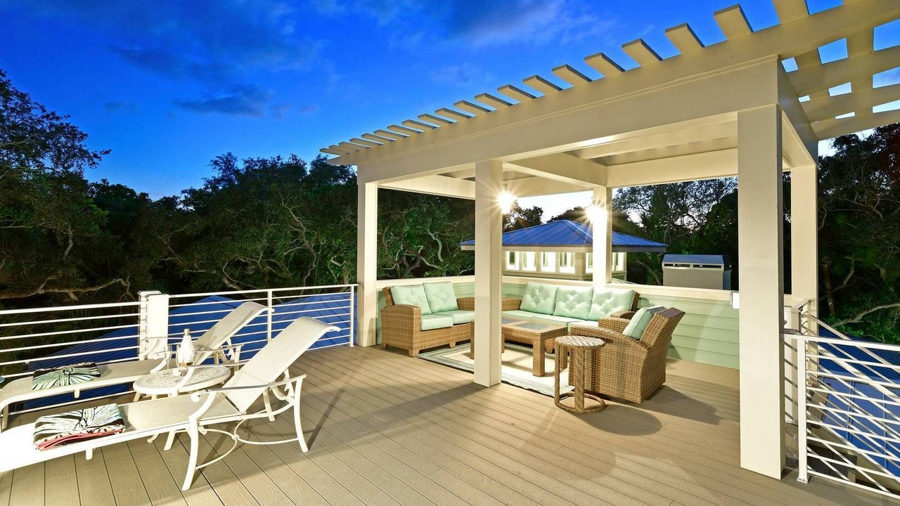 Photo of Patio Balcony in Longbeach Village