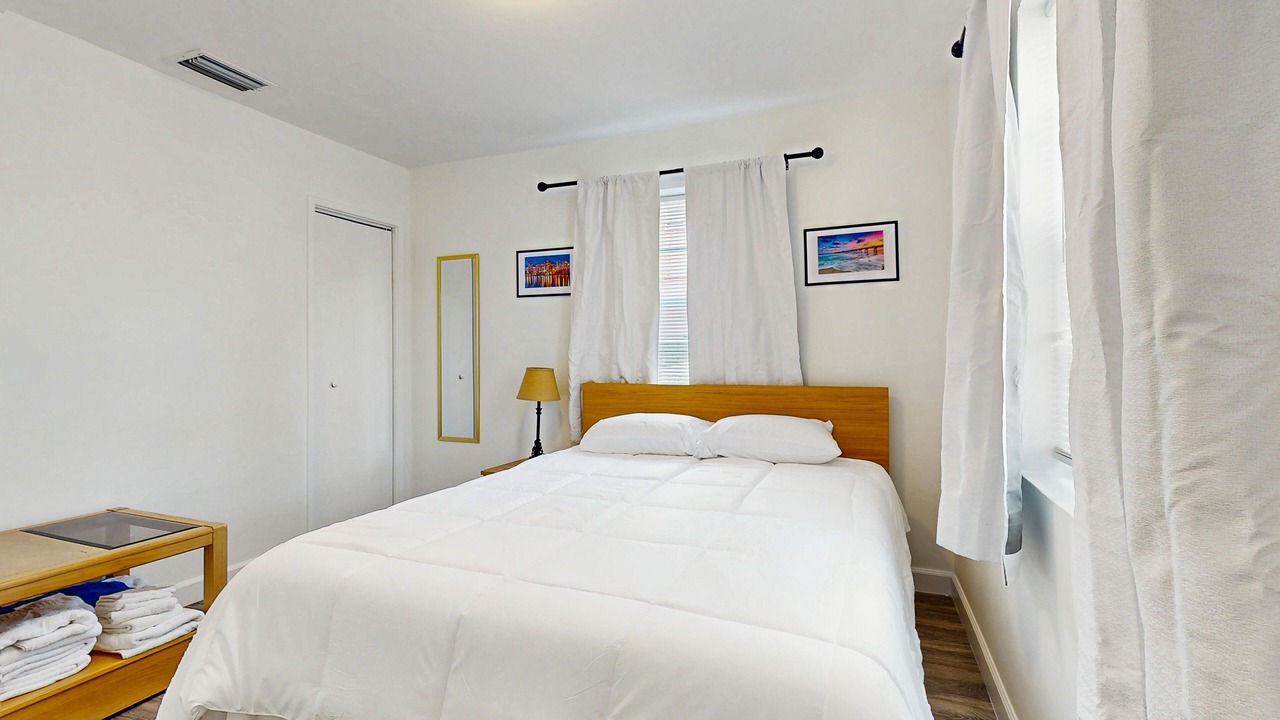 Photo of Bedroom in Riviera Beach