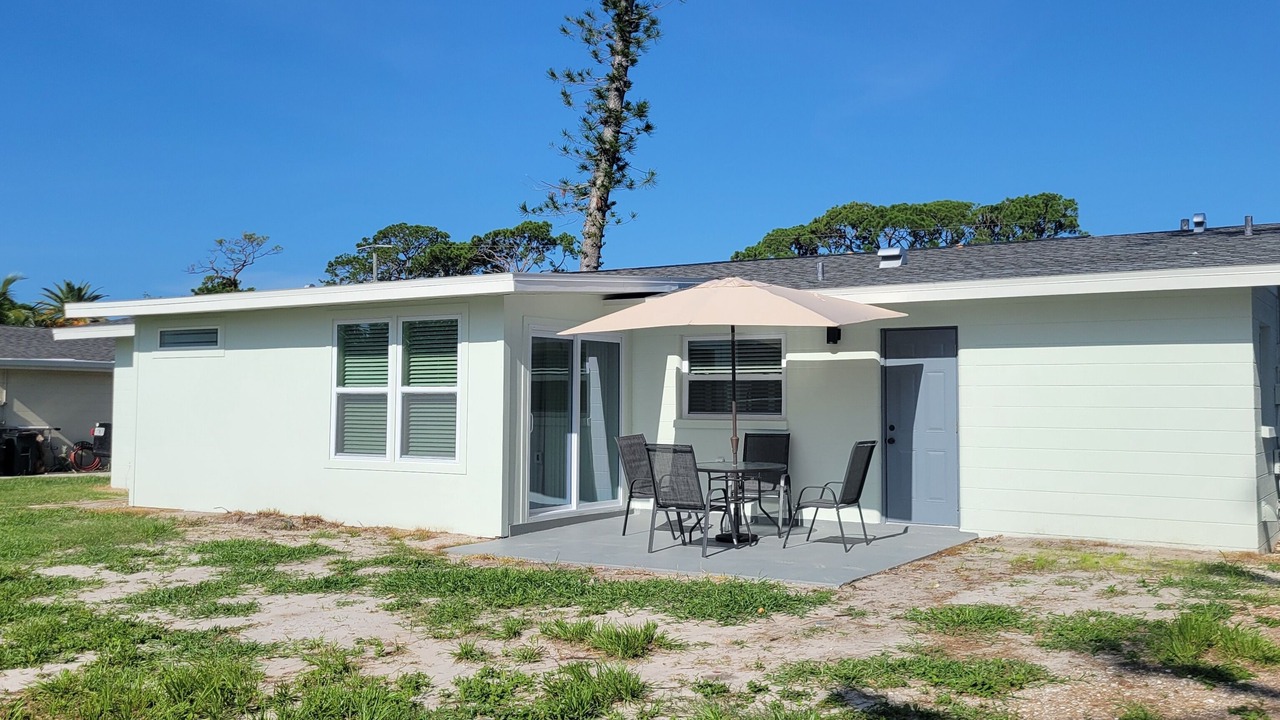 Photo of Outdoor in Gulf Gate Estates