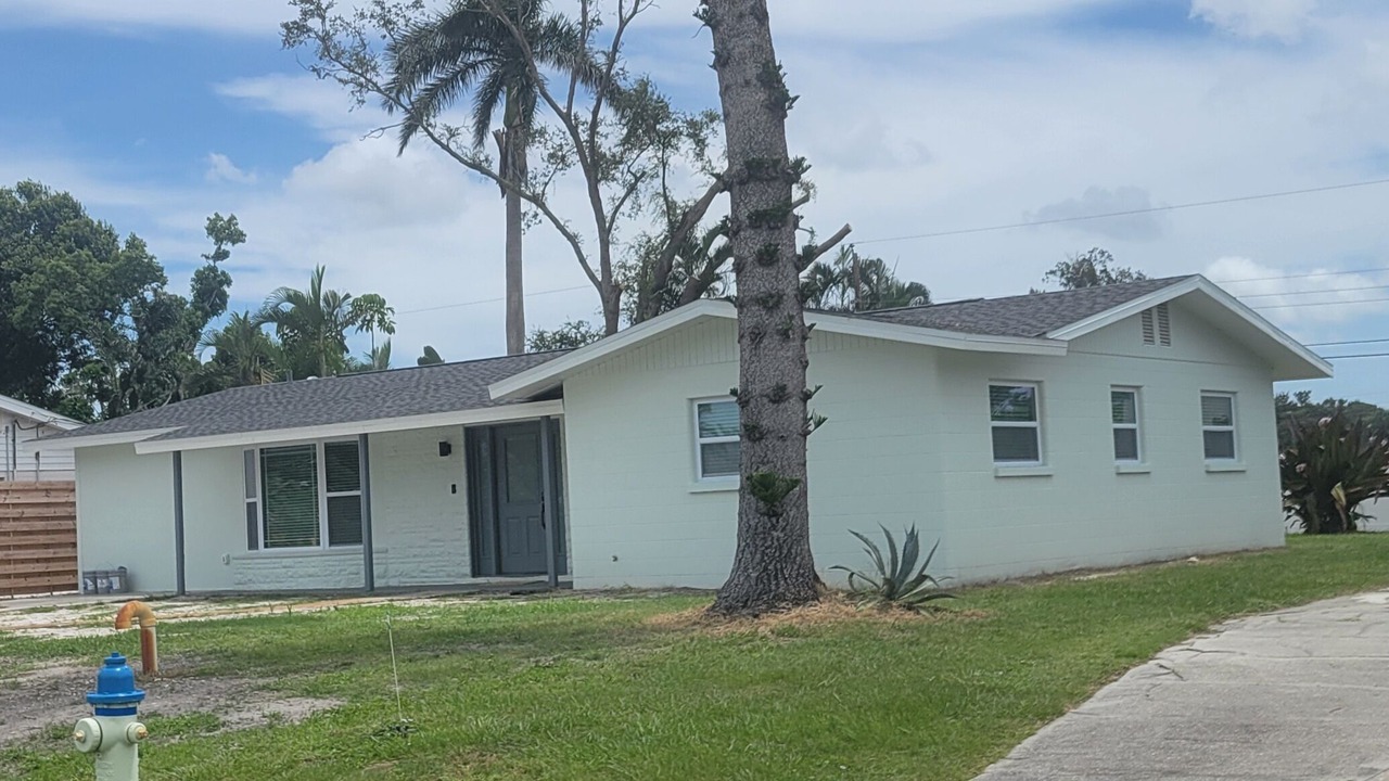 Photo of Outdoor in Gulf Gate Estates