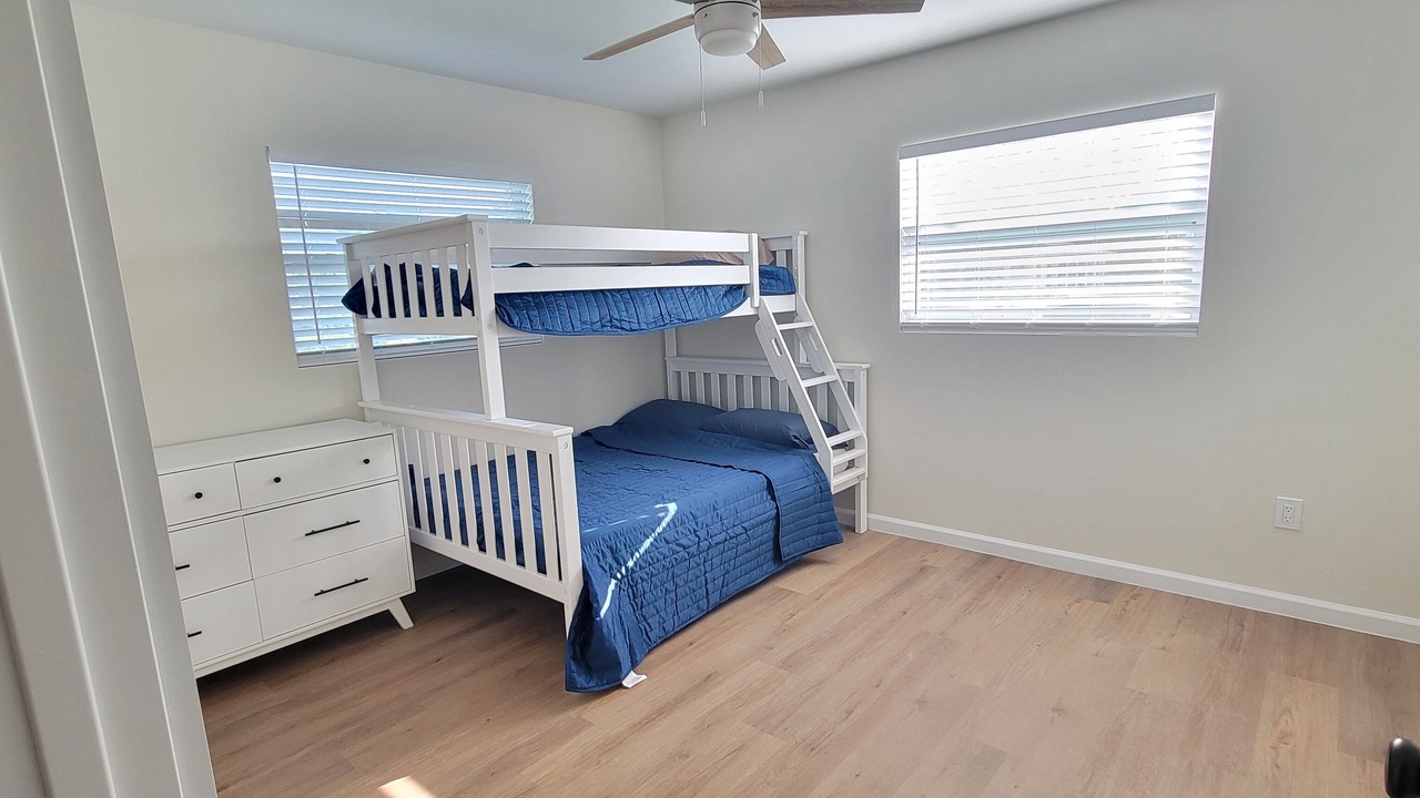 Photo of Bedroom in Gulf Gate Estates