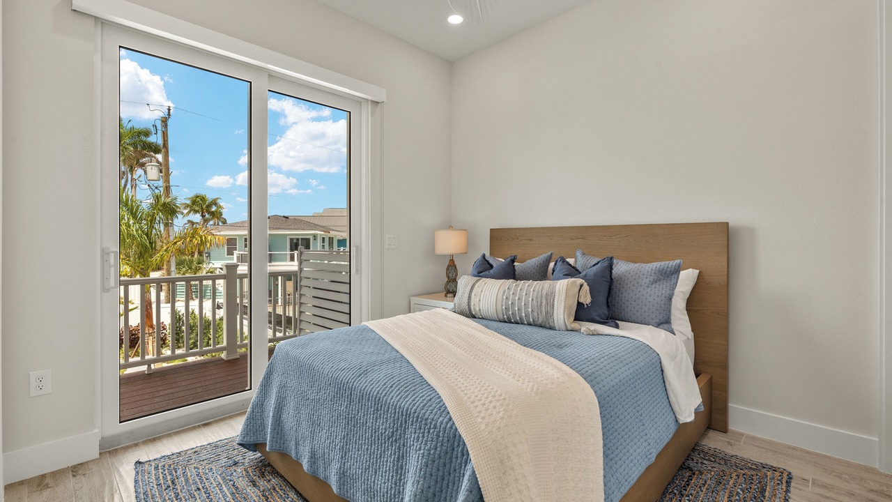 Photo of Bedroom in Mid Island