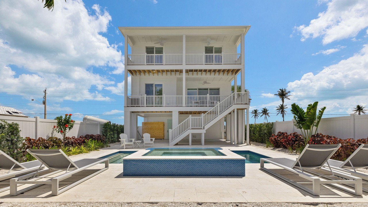 Photo of Outdoor in Mid Island