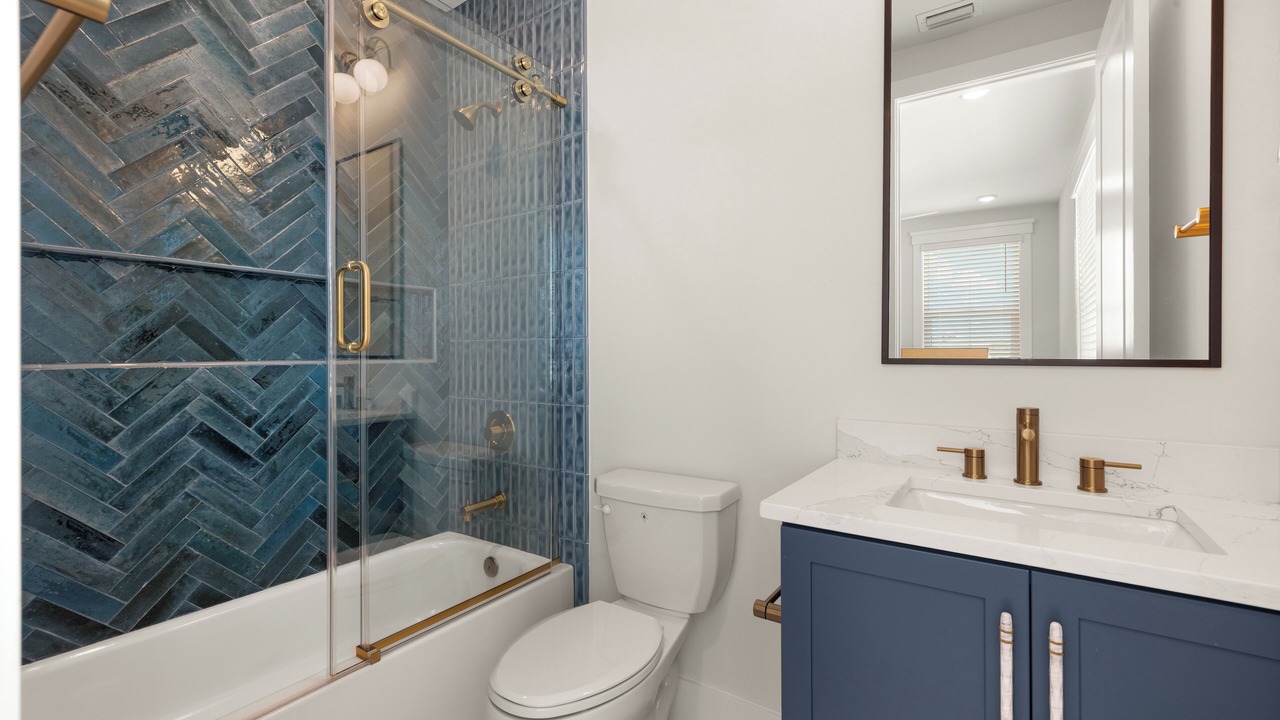 Photo of Bathroom in Mid Island