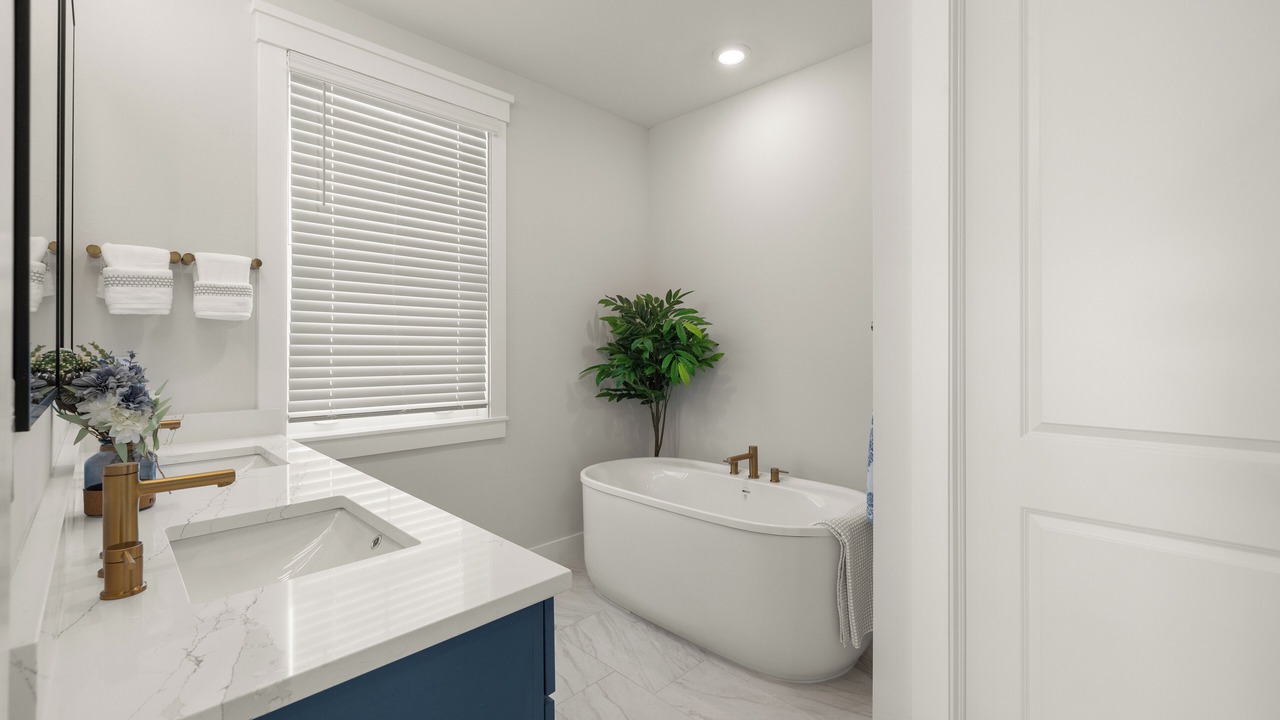 Photo of Bathroom in Mid Island