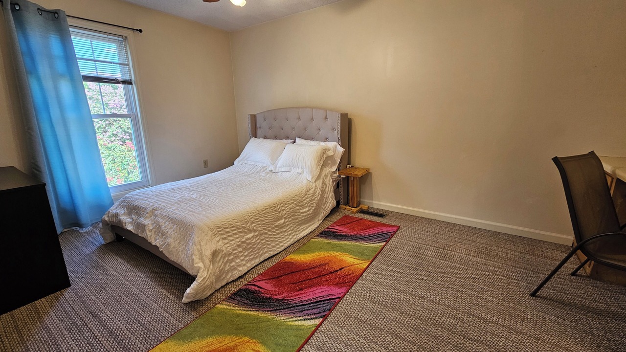 Photo of Bedroom in Midtown