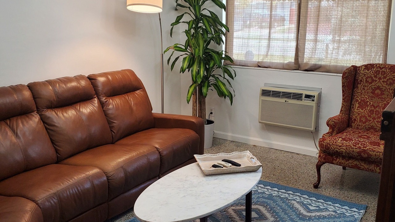 Photo of Livingroom in North Lauderdale