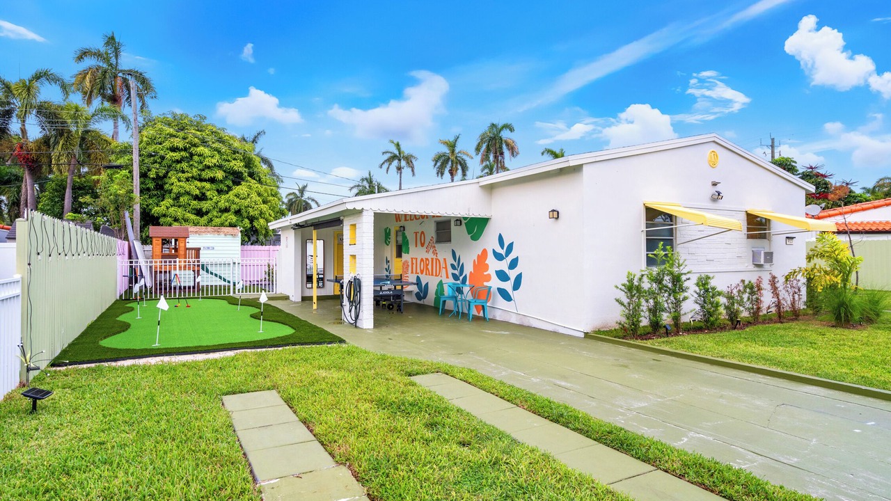 Photo of Outdoor in Hallandale Beach