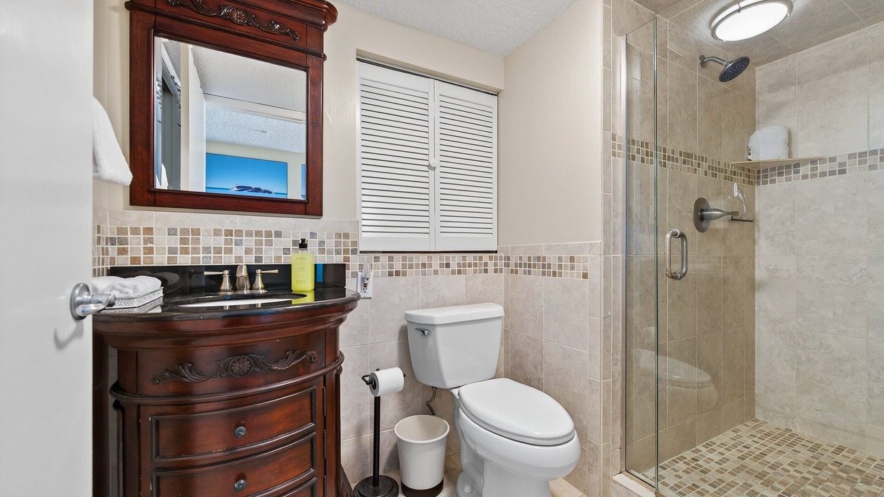 Photo of Bathroom in Seawinds Condo