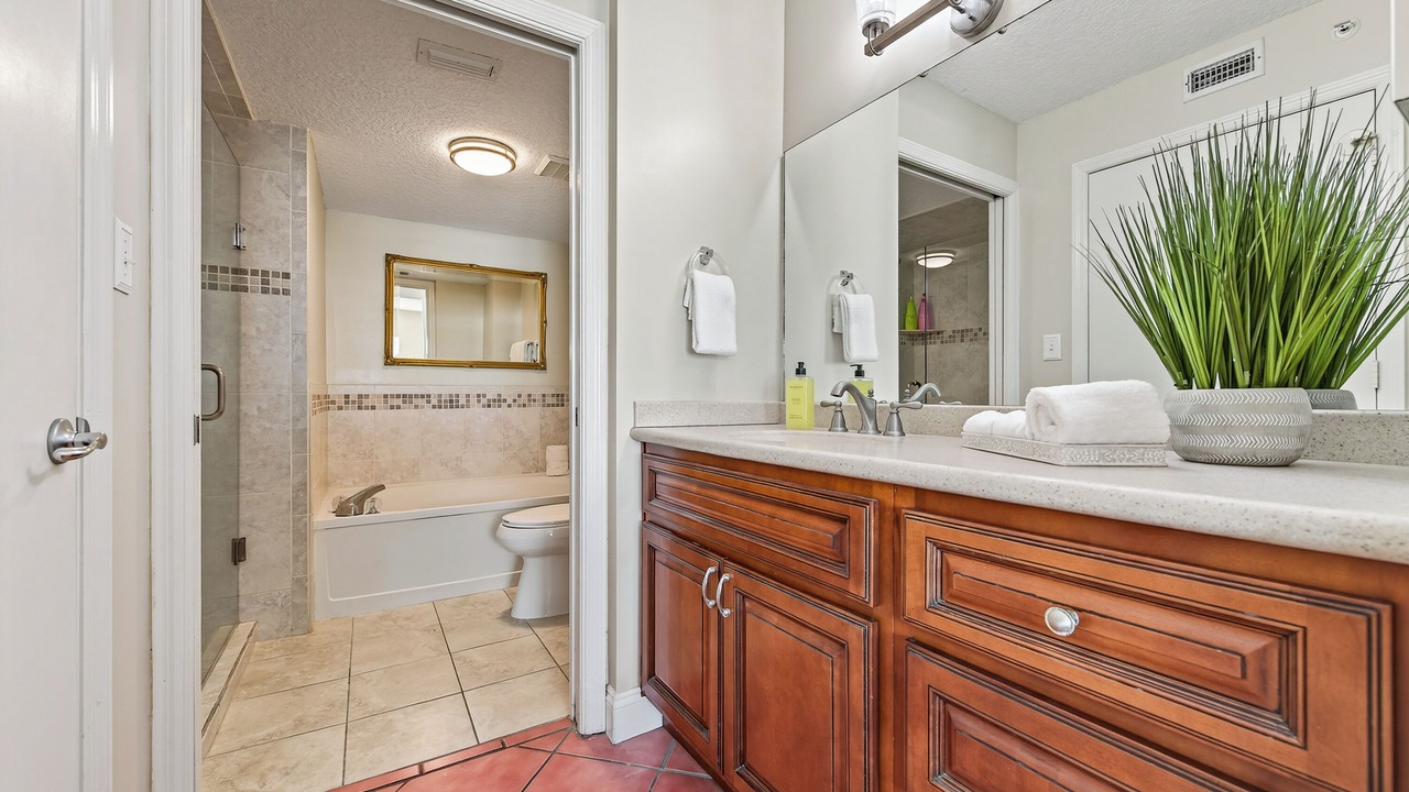Photo of Bathroom in Seawinds Condo