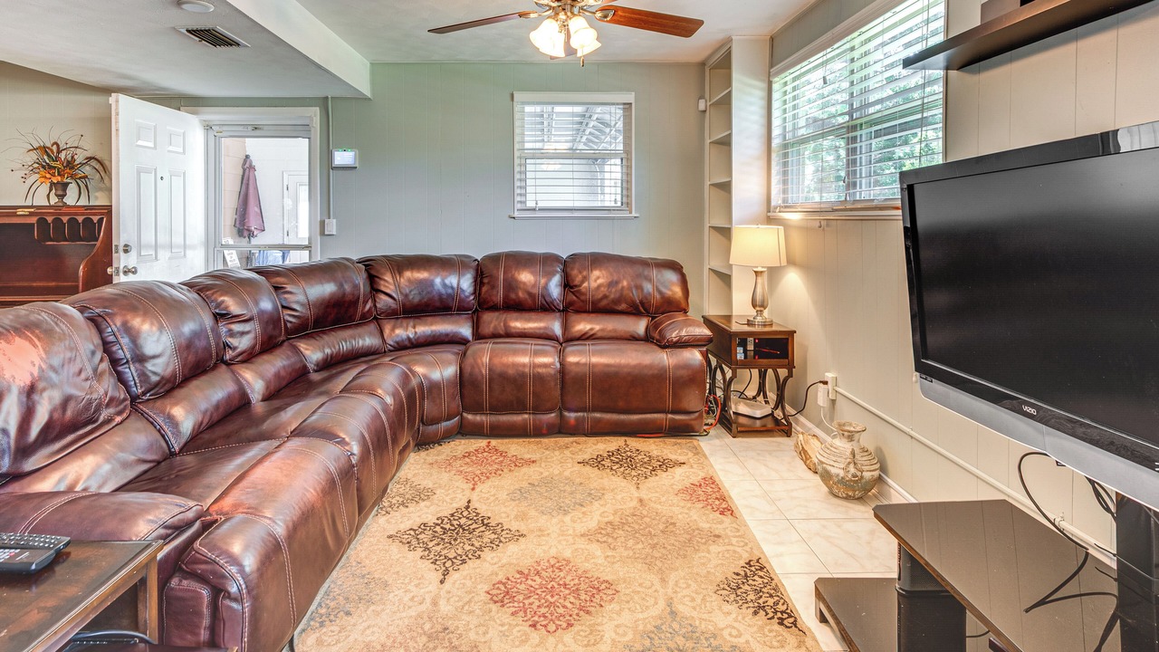 Photo of Livingroom in Tallahassee