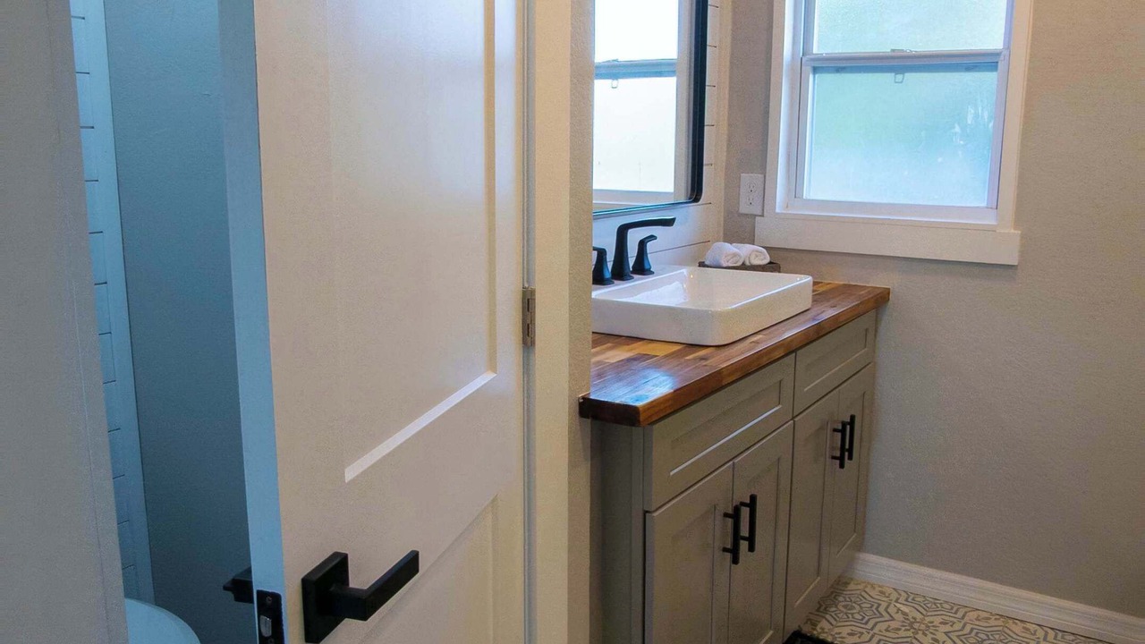 Photo of Bathroom in Venetian Way