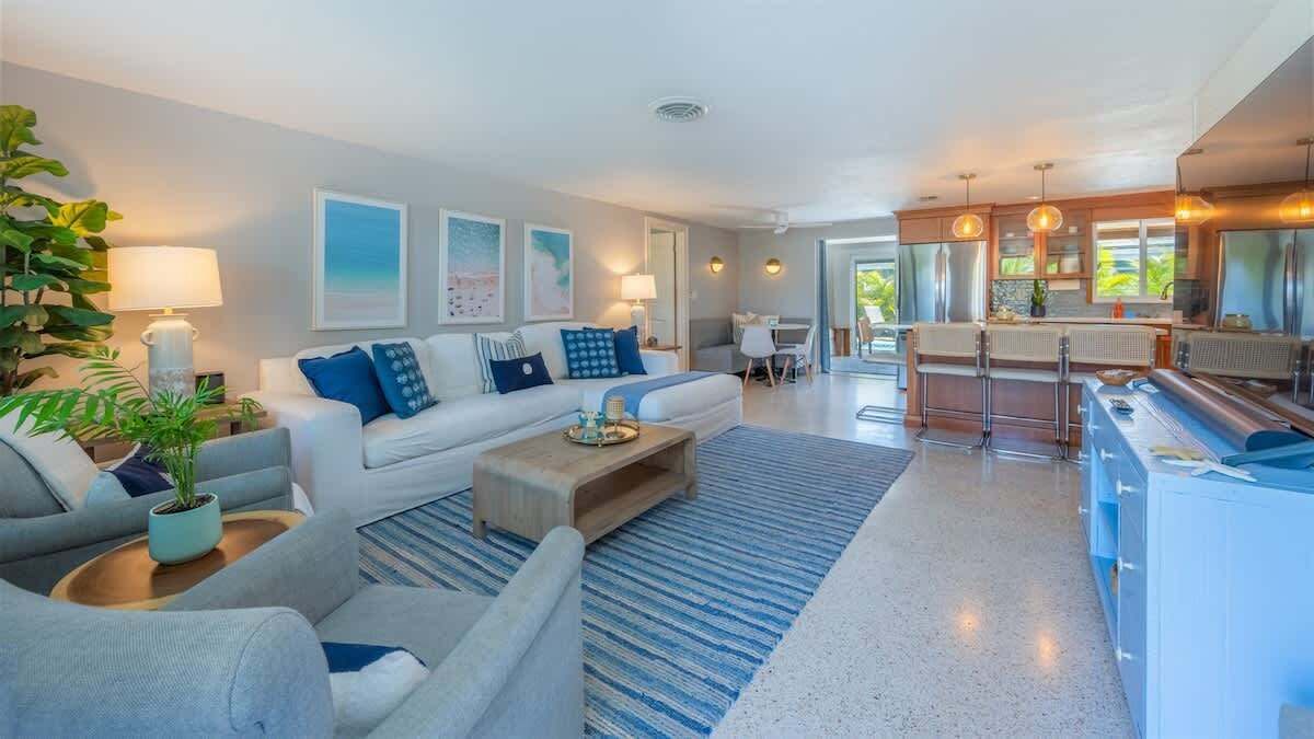 Photo of Livingroom in Gulf Gate Estates
