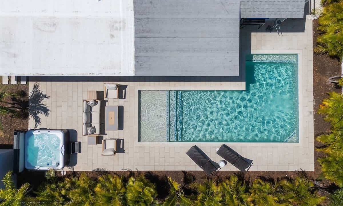 Photo of Outdoor in Gulf Gate Estates