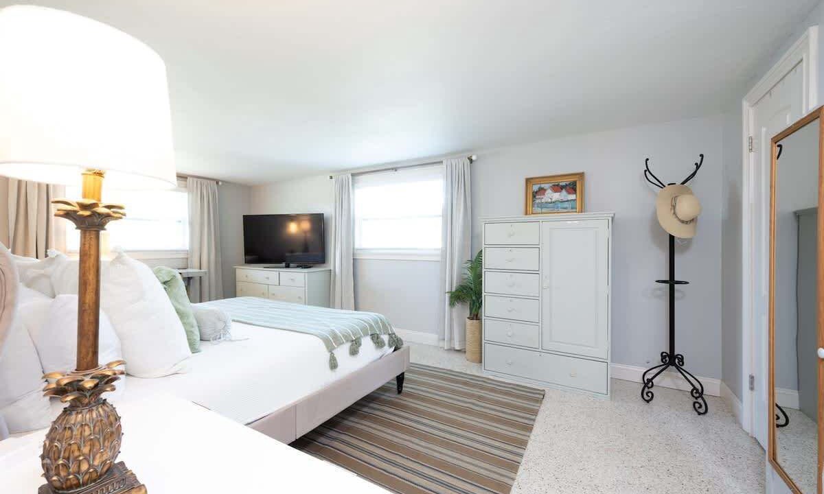 Photo of Bedroom in Gulf Gate Estates