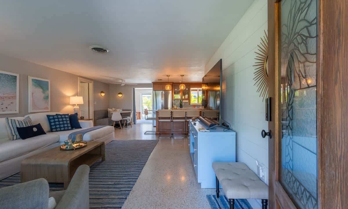 Photo of Livingroom in Gulf Gate Estates