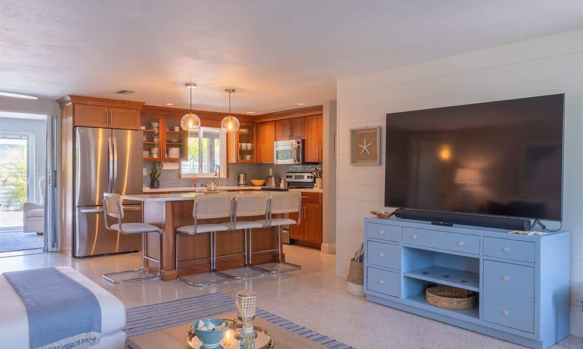 Photo of Others in Gulf Gate Estates