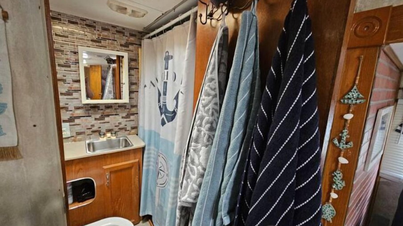 Photo of Bathroom in Winston Waterways
