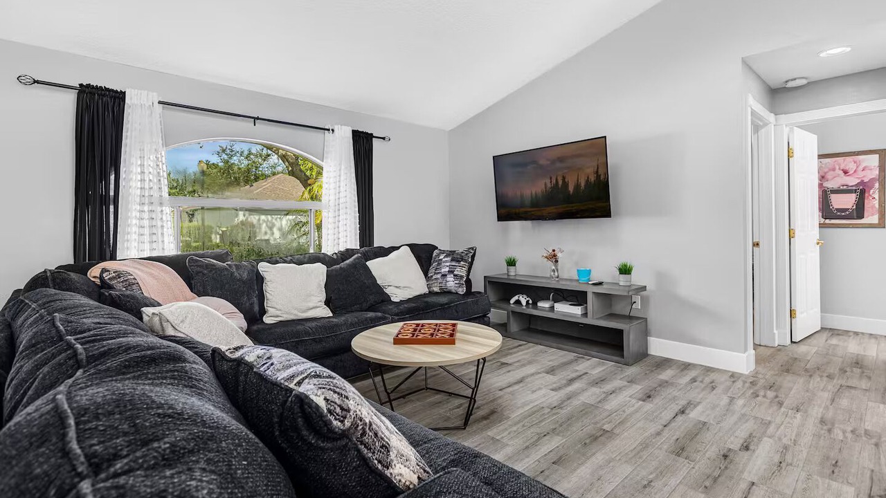 Photo of Livingroom in Thousand Oaks